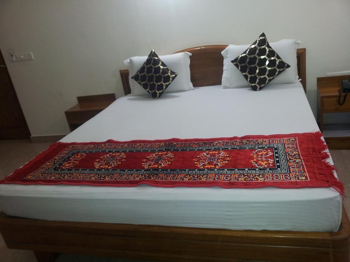 Hotel M J Residency Puri Luaran gambar